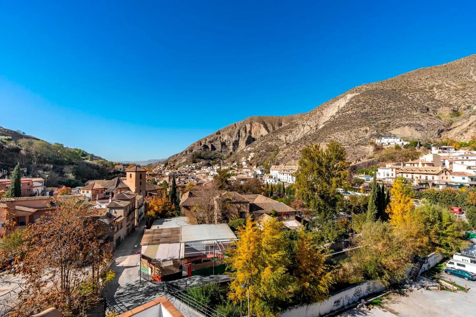 Increible Atico Centro Monachilアパートメント エクステリア 写真